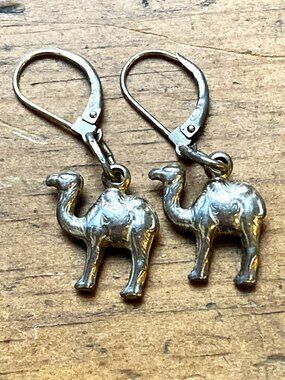 Stellar in sterling camel earrings, made in Italy